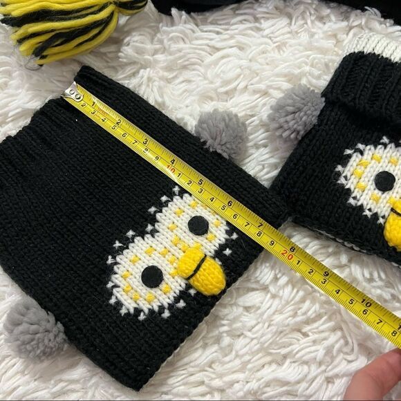 Cute Penguin beanie with Pom Poms and boot cuffs NWOT - Picture 2 of 6